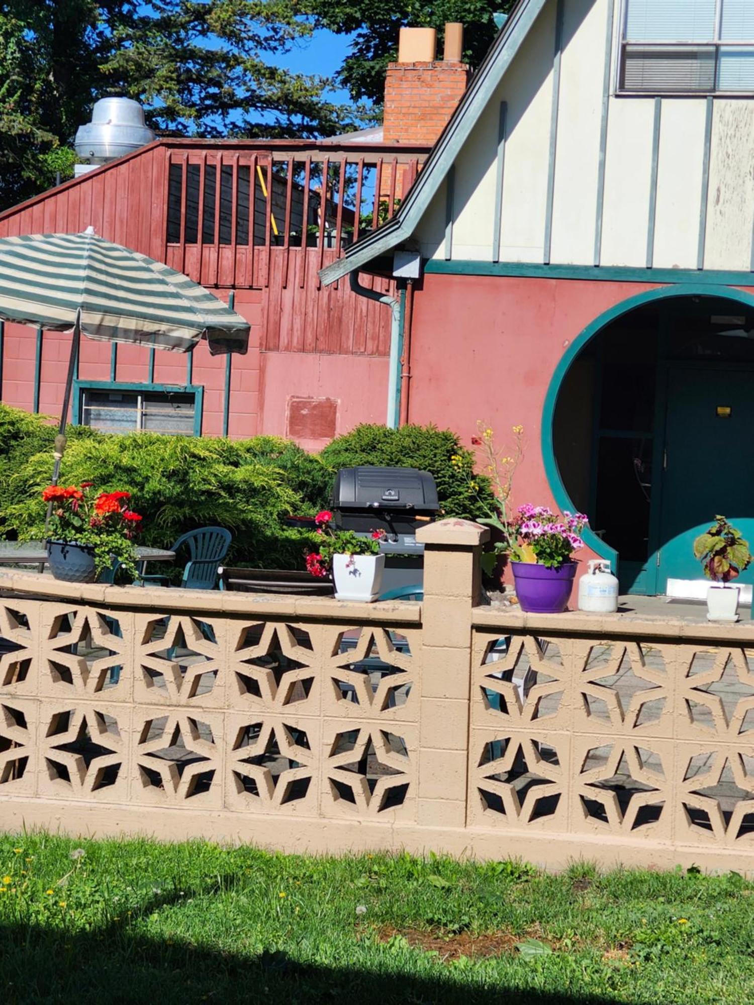 Tiki Village Inn Vernon Exterior foto